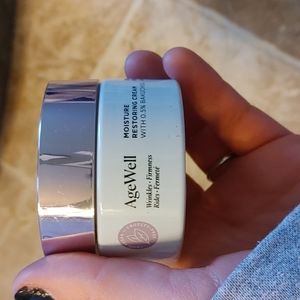 Arbonne agewell moisturizer